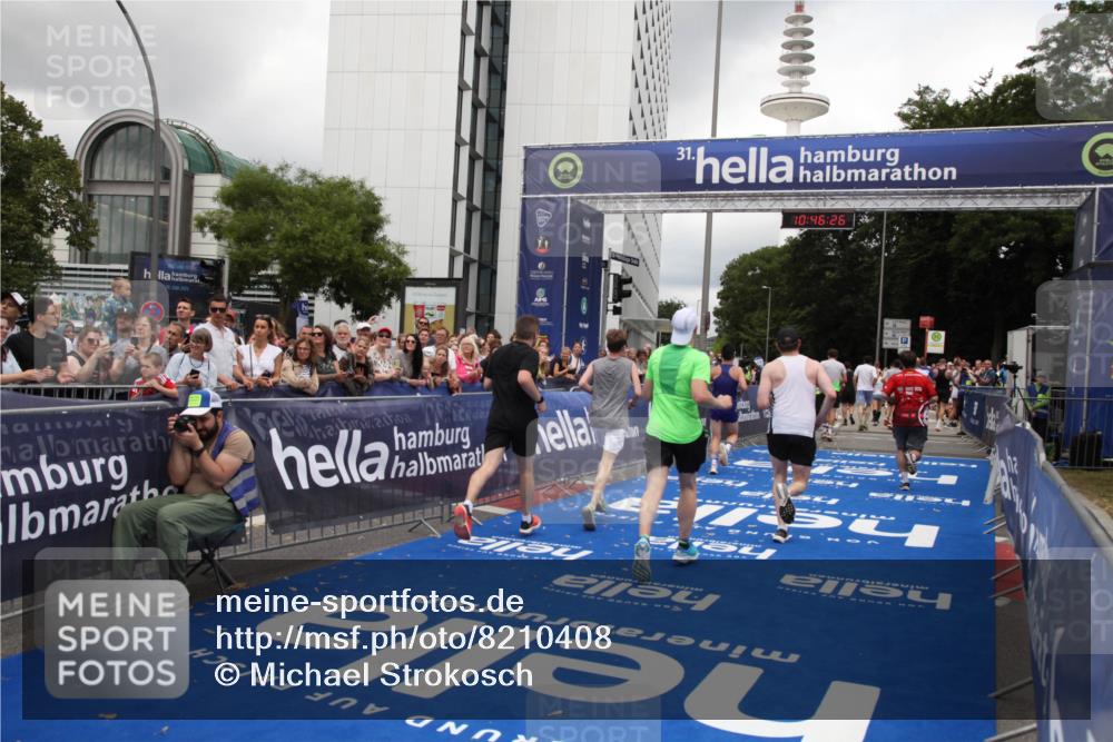 29.06.2025 - hella hamburg halbmarathon Michael Strokosch http://msf.ph/oto/8210408 29.06.2025 10:46:25 Ziel 1600, 2222, 2842, 3056, 6421, 6691, 7335, 8142, 9497, 11185, 11773, 12171, 12651, 13698, 14045, 14200, 14262, 16127, 18118, 18211, 18637 meine-sportfotos.de