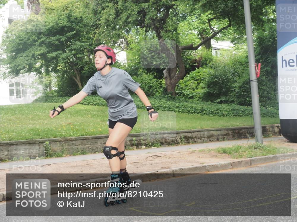 29.06.2025 - hella hamburg halbmarathon KatJ http://msf.ph/oto/8210425 29.06.2025 09:34:51 Zwischen KM18-KM19  meine-sportfotos.de