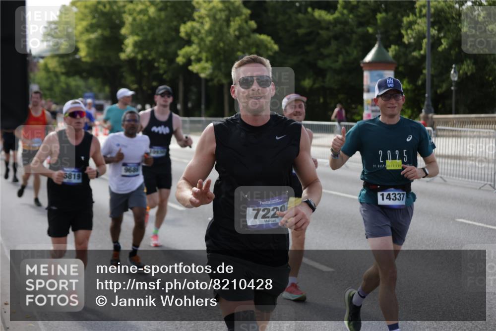29.06.2025 - hella hamburg halbmarathon Jannik Wohlers http://msf.ph/oto/8210428 29.06.2025 09:49:11 Lombardsbrücke 1343, 1445, 2750, 2980, 3014, 3136, 3282, 4148, 4425, 4766, 6095, 7035, 7229, 8370, 8465, 9296, 9686, 9914, 10930, 13800, 14359, 14629, 14667, 14789, 15094, 15095, 15328, 15561, 15991, 16347, 16523, 16816, 16819, 17182, 17192, 17360, 17646, 18183, 18188, 18285, 18547 meine-sportfotos.de