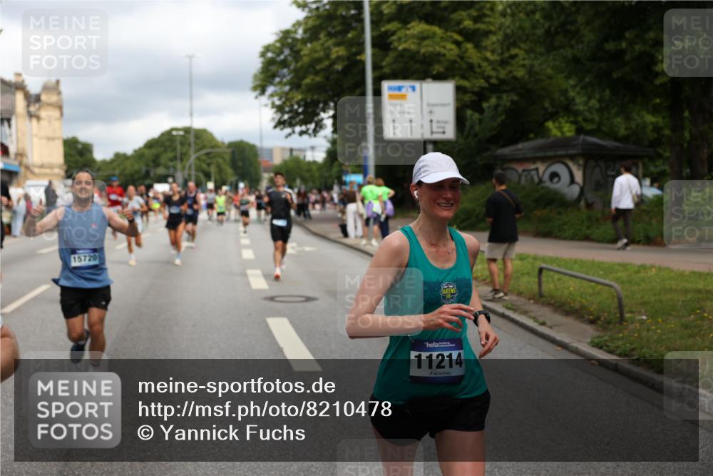 29.06.2025 - hella hamburg halbmarathon Yannick Fuchs http://msf.ph/oto/8210478 29.06.2025 10:45:10 20KM 1366, 2411, 2540, 2880, 4077, 4816, 5018, 5336, 5600, 7134, 7369, 7943, 8117, 8205, 8261, 8508, 8989, 10057, 10215, 10508, 10603, 10691, 11124, 11214, 11422, 11512, 11625, 11733, 12016, 12778, 12949, 13073, 13808, 14125, 14458, 15480, 15720, 15871, 16285, 16291, 16907, 17129, 17823, 18006, 18182, 18413, 18489, 19007 meine-sportfotos.de