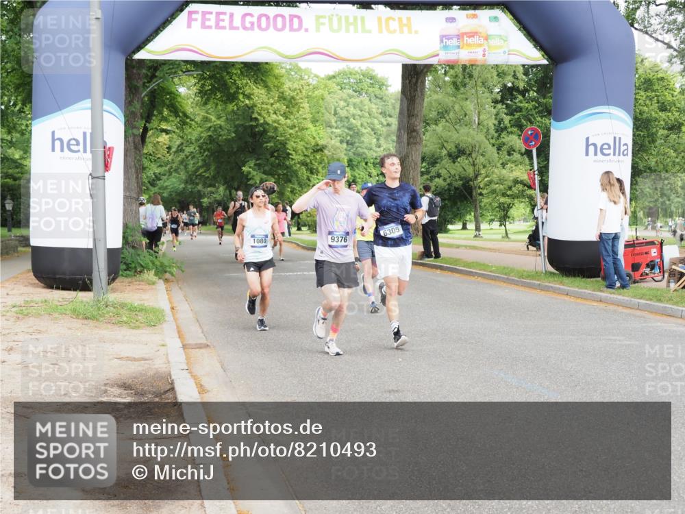 29.06.2025 - hella hamburg halbmarathon MichiJ http://msf.ph/oto/8210493 29.06.2025 10:23:00 Zwischen KM18-KM19 1053, 2243, 5193, 6305, 9376, 10865, 15902 meine-sportfotos.de