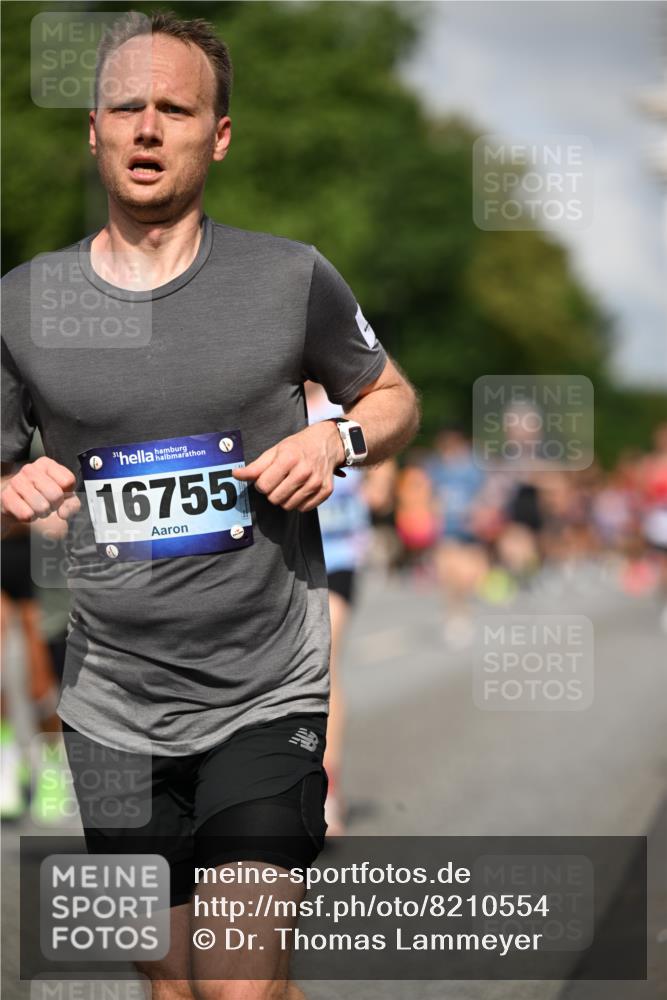 29.06.2025 - hella hamburg halbmarathon Dr. Thomas Lammeyer http://msf.ph/oto/8210554 29.06.2025 09:48:55 Kennedybrücke 57, 1686, 1707, 1990, 2689, 4129, 4679, 4698, 4749, 5187, 5550, 5826, 6358, 6878, 7186, 7481, 7723, 7880, 7965, 8190, 9634, 10017, 10484, 10876, 11120 meine-sportfotos.de