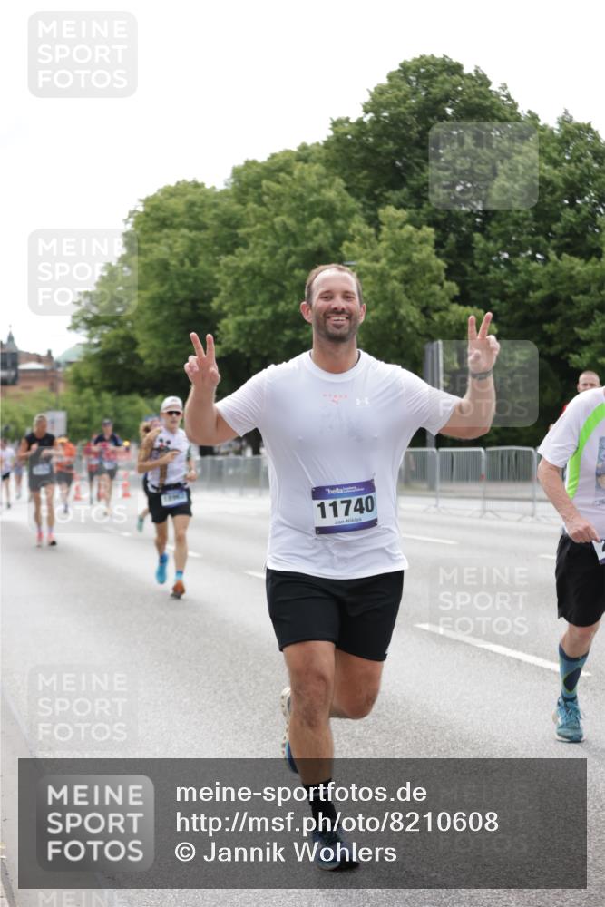 29.06.2025 - hella hamburg halbmarathon Jannik Wohlers http://msf.ph/oto/8210608 29.06.2025 10:26:26 Lombardsbrücke 1793, 1973, 2045, 2643, 4507, 4509, 6625, 7069, 8079, 9186, 11270, 11740, 12071, 13462, 15027, 15878, 16479, 16788, 17300, 17675, 18074, 18516, 18962, 18978 meine-sportfotos.de