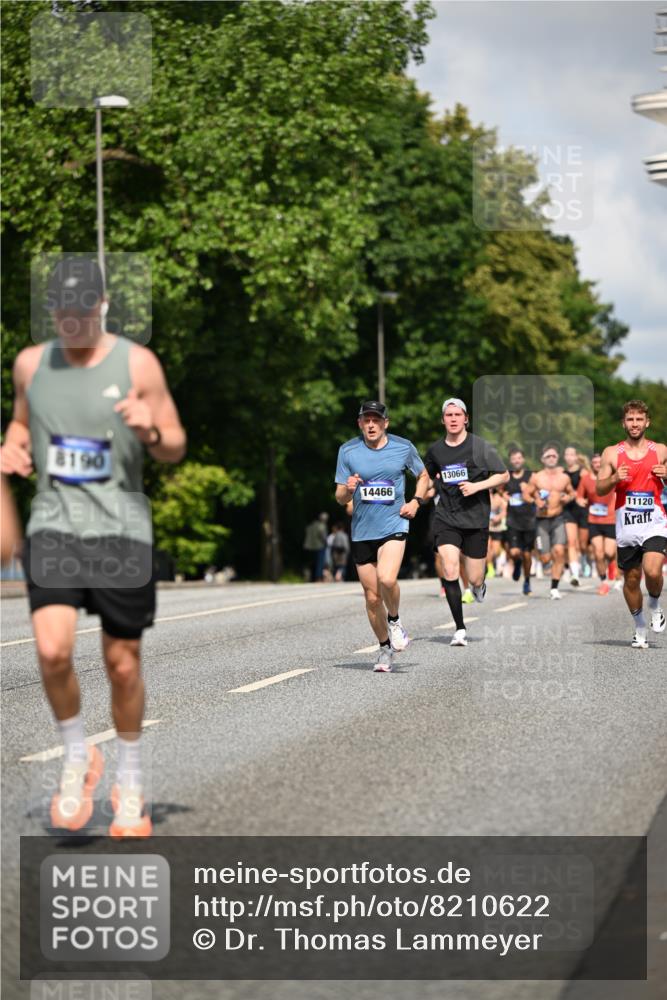 29.06.2025 - hella hamburg halbmarathon Dr. Thomas Lammeyer http://msf.ph/oto/8210622 29.06.2025 09:48:57 Kennedybrücke 57, 1686, 1707, 1990, 2689, 4129, 4679, 4698, 4749, 5187, 5550, 6358, 6878, 7186, 7481, 7880, 7965, 8190, 9634, 10017, 10484, 10876, 11120 meine-sportfotos.de