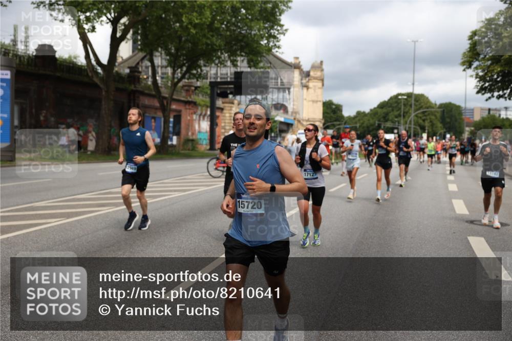 29.06.2025 - hella hamburg halbmarathon Yannick Fuchs http://msf.ph/oto/8210641 29.06.2025 10:45:11 20KM 1335, 1366, 2411, 2540, 2880, 4077, 4816, 5018, 5336, 5600, 7134, 7369, 7943, 8117, 8205, 8261, 8508, 8930, 8989, 10057, 10215, 10508, 10603, 10691, 11124, 11214, 11422, 11512, 11625, 11733, 12016, 12778, 12949, 13073, 13808, 14125, 14458, 15480, 15720, 15871, 16285, 16291, 16907, 17129, 17823, 18006, 18182, 18413, 18489, 19007, 19053 meine-sportfotos.de