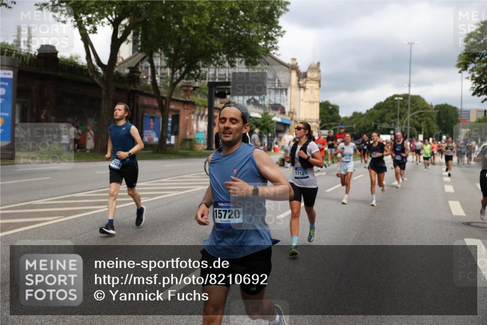 29.06.2025 - hella hamburg halbmarathon Yannick Fuchs http://msf.ph/oto/8210692 29.06.2025 10:45:11 20KM 1335, 1366, 2411, 2540, 2880, 4077, 4816, 5018, 5336, 5600, 7134, 7369, 7943, 8117, 8205, 8261, 8508, 8930, 8989, 10057, 10215, 10508, 10603, 10691, 11124, 11214, 11422, 11512, 11625, 11733, 12016, 12778, 12949, 13073, 13808, 14125, 14458, 15480, 15720, 15871, 16285, 16291, 16907, 17129, 17823, 18006, 18182, 18413, 18489, 19007, 19053 meine-sportfotos.de