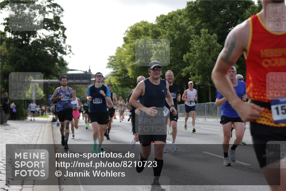 29.06.2025 - hella hamburg halbmarathon Jannik Wohlers http://msf.ph/oto/8210723 29.06.2025 09:49:16 Lombardsbrücke 1343, 1445, 1975, 2324, 2573, 2750, 2949, 3136, 3282, 4148, 4303, 4425, 6095, 7035, 7229, 8370, 8465, 9264, 9265, 9296, 9686, 9914, 10680, 10930, 12839, 13800, 14204, 14359, 14374, 14629, 14688, 14789, 15013, 15094, 15095, 15561, 16347, 16399, 16523, 16816, 16819, 17182, 17192, 17360, 17646, 18183, 18285, 18547, 18761 meine-sportfotos.de