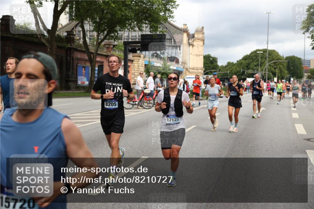 29.06.2025 - hella hamburg halbmarathon Yannick Fuchs http://msf.ph/oto/8210727 29.06.2025 10:45:11 20KM 1335, 1366, 2411, 2540, 2880, 4077, 4816, 5018, 5336, 5600, 7134, 7369, 7943, 8117, 8205, 8261, 8508, 8930, 8989, 10057, 10215, 10508, 10603, 10691, 11124, 11214, 11422, 11512, 11625, 11733, 12016, 12778, 12949, 13073, 13808, 14125, 14458, 15480, 15720, 15871, 16285, 16291, 16907, 17129, 17823, 18006, 18182, 18413, 18489, 19007, 19053 meine-sportfotos.de