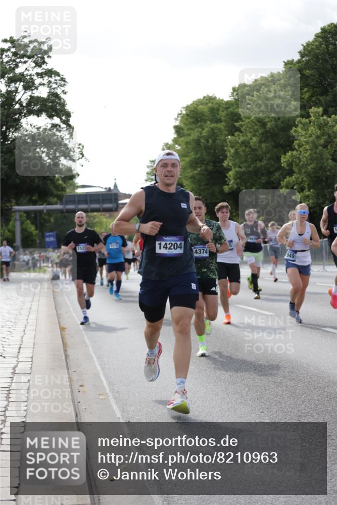 29.06.2025 - hella hamburg halbmarathon Jannik Wohlers http://msf.ph/oto/8210963 29.06.2025 09:49:21 Lombardsbrücke 1343, 1445, 1975, 2324, 2573, 2949, 3136, 3282, 3431, 4303, 4318, 4425, 4528, 6095, 7229, 7796, 8370, 8465, 9264, 9265, 9296, 9686, 9914, 10680, 10930, 11765, 12839, 13141, 13800, 14077, 14204, 14374, 14629, 14688, 14789, 15013, 15094, 15095, 15255, 16347, 16399, 16523, 16819, 17182, 17192, 17214, 17215, 17360, 17646, 18285, 18412, 18547, 18761, 18979, 19090 meine-sportfotos.de