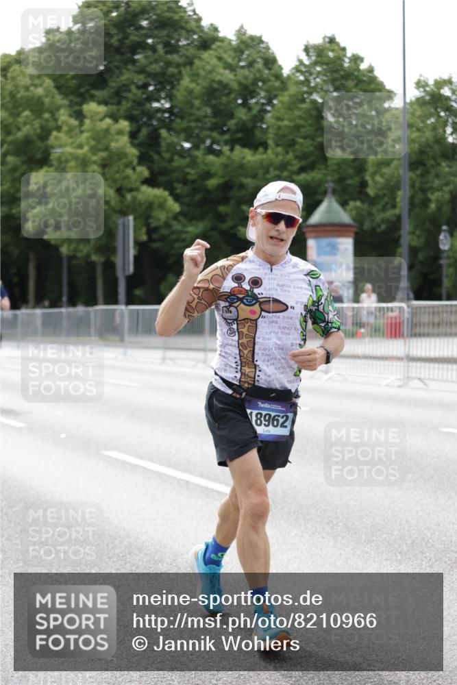 29.06.2025 - hella hamburg halbmarathon Jannik Wohlers http://msf.ph/oto/8210966 29.06.2025 10:26:29 Lombardsbrücke 1793, 1973, 2045, 4507, 4509, 5494, 6625, 7069, 8056, 9186, 10465, 11740, 12071, 13462, 15027, 15878, 16479, 16788, 17300, 18074, 18516, 18962, 18978 meine-sportfotos.de