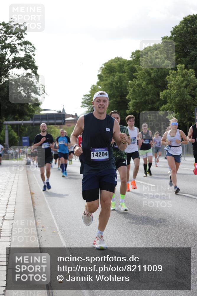 29.06.2025 - hella hamburg halbmarathon Jannik Wohlers http://msf.ph/oto/8211009 29.06.2025 09:49:21 Lombardsbrücke 1343, 1445, 1975, 2324, 2573, 2949, 3136, 3282, 3431, 4303, 4318, 4425, 4528, 6095, 7229, 7796, 8370, 8465, 9264, 9265, 9296, 9686, 9914, 10680, 10930, 11765, 12839, 13141, 13800, 14077, 14204, 14374, 14629, 14688, 14789, 15013, 15094, 15095, 15255, 16347, 16399, 16523, 16819, 17182, 17192, 17214, 17215, 17360, 17646, 18285, 18412, 18547, 18761, 18979, 19090 meine-sportfotos.de