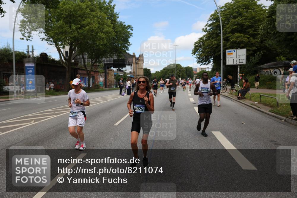 29.06.2025 - hella hamburg halbmarathon Yannick Fuchs http://msf.ph/oto/8211074 29.06.2025 11:23:10 20KM 1890, 2342, 3029, 3050, 3600, 3601, 3753, 4314, 4378, 5406, 5437, 5561, 5658, 5941, 5965, 6787, 8687, 8688, 8855, 9780, 10826, 10921, 11168, 11178, 11245, 12302, 12326, 12505, 12758, 13045, 13464, 13842, 14349, 14610, 14611, 14649, 14657, 16115, 16659, 17560, 17696, 19156, 19213 meine-sportfotos.de