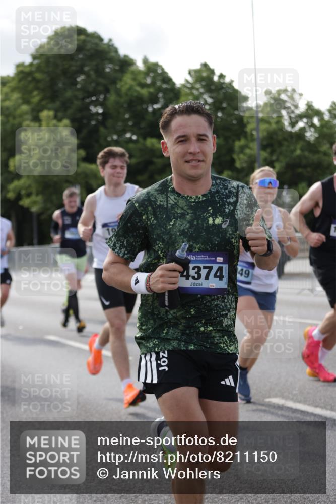 29.06.2025 - hella hamburg halbmarathon Jannik Wohlers http://msf.ph/oto/8211150 29.06.2025 09:49:23 Lombardsbrücke 1343, 1445, 1975, 2324, 2573, 2949, 3136, 3282, 3431, 4303, 4318, 4425, 4528, 6095, 7229, 7796, 8370, 8465, 9264, 9265, 9296, 9686, 9914, 10680, 10930, 11765, 12839, 13141, 13800, 14077, 14204, 14374, 14688, 14789, 15013, 15094, 15095, 15255, 16347, 16399, 16523, 16819, 17192, 17214, 17215, 17360, 17646, 18149, 18285, 18412, 18547, 18734, 18761, 18979, 19090 meine-sportfotos.de