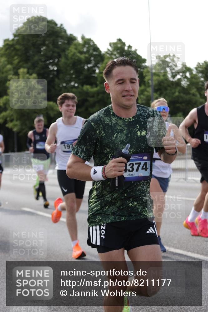 29.06.2025 - hella hamburg halbmarathon Jannik Wohlers http://msf.ph/oto/8211177 29.06.2025 09:49:23 Lombardsbrücke 1343, 1445, 1975, 2324, 2573, 2949, 3136, 3282, 3431, 4303, 4318, 4425, 4528, 6095, 7229, 7796, 8370, 8465, 9264, 9265, 9296, 9686, 9914, 10680, 10930, 11765, 12839, 13141, 13800, 14077, 14204, 14374, 14688, 14789, 15013, 15094, 15095, 15255, 16347, 16399, 16523, 16819, 17192, 17214, 17215, 17360, 17646, 18149, 18285, 18412, 18547, 18734, 18761, 18979, 19090 meine-sportfotos.de