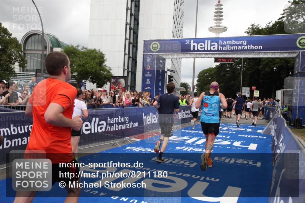 29.06.2025 - hella hamburg halbmarathon Michael Strokosch http://msf.ph/oto/8211180 29.06.2025 10:46:38 Ziel 4497, 5459, 8482, 9051, 9232, 9386, 9529, 13525, 13554, 15026, 15133, 15206, 17281, 17461, 18882 meine-sportfotos.de