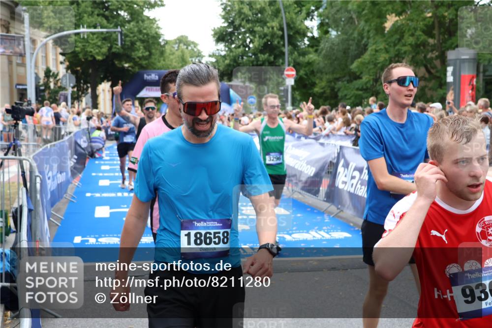 29.06.2025 - hella hamburg halbmarathon Zöllner http://msf.ph/oto/8211280 29.06.2025 10:50:17 Ziel 1119, 3296, 4933, 7176, 7930, 7932, 8921, 10371, 11607, 12235, 13609, 13690, 15620, 16000, 18499, 18811, 19040 meine-sportfotos.de