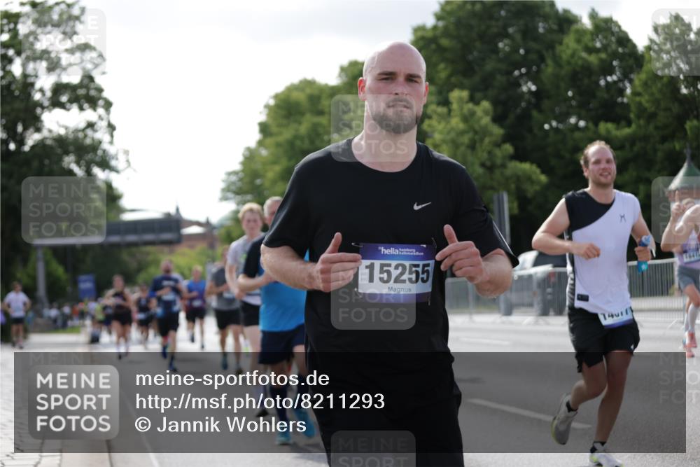 29.06.2025 - hella hamburg halbmarathon Jannik Wohlers http://msf.ph/oto/8211293 29.06.2025 09:49:25 Lombardsbrücke 1343, 1445, 1800, 1975, 2324, 2573, 2949, 3136, 3282, 3431, 4303, 4318, 4425, 4528, 6123, 7229, 7796, 8370, 8465, 8925, 9264, 9265, 9296, 9686, 9914, 10680, 10930, 11765, 12327, 12839, 13141, 13457, 13800, 14077, 14204, 14374, 14688, 15013, 15095, 15255, 16399, 17177, 17214, 17215, 17360, 18149, 18285, 18412, 18734, 18761, 18979, 19090 meine-sportfotos.de