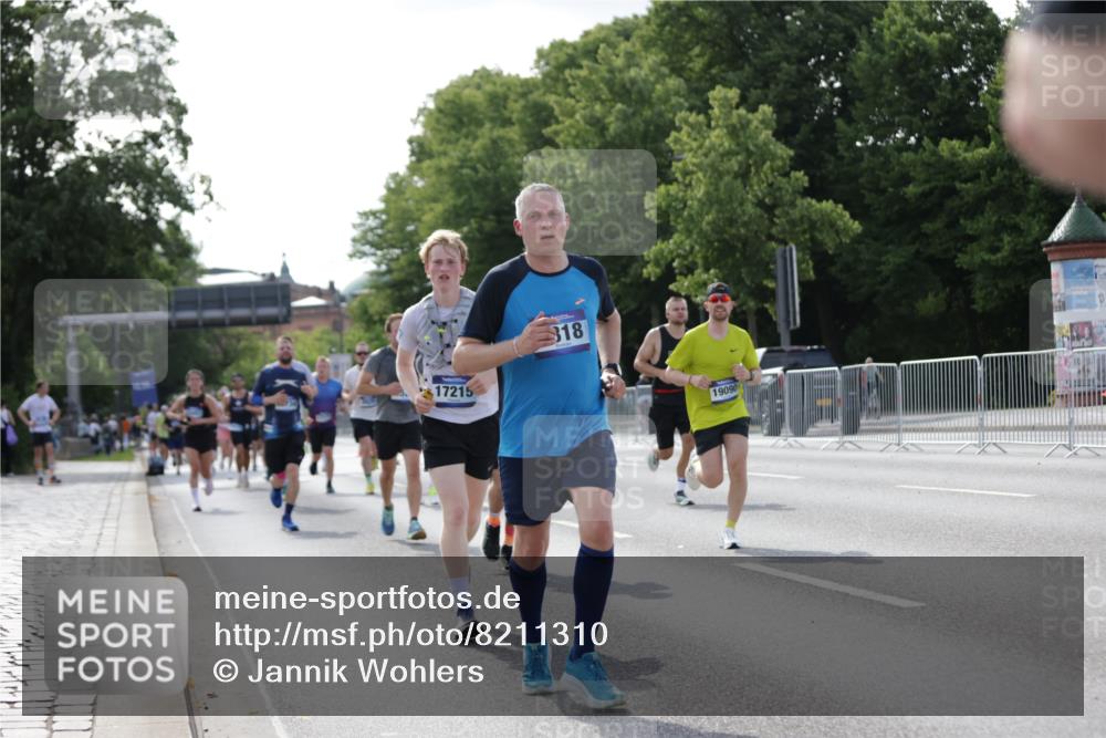 29.06.2025 - hella hamburg halbmarathon Jannik Wohlers http://msf.ph/oto/8211310 29.06.2025 09:49:25 Lombardsbrücke 1343, 1445, 1800, 1975, 2324, 2573, 2949, 3136, 3282, 3431, 4303, 4318, 4425, 4528, 6123, 7229, 7796, 8370, 8465, 8925, 9264, 9265, 9296, 9686, 9914, 10680, 10930, 11765, 12327, 12839, 13141, 13457, 13800, 14077, 14204, 14374, 14688, 15013, 15095, 15255, 16399, 17177, 17214, 17215, 17360, 18149, 18285, 18412, 18734, 18761, 18979, 19090 meine-sportfotos.de