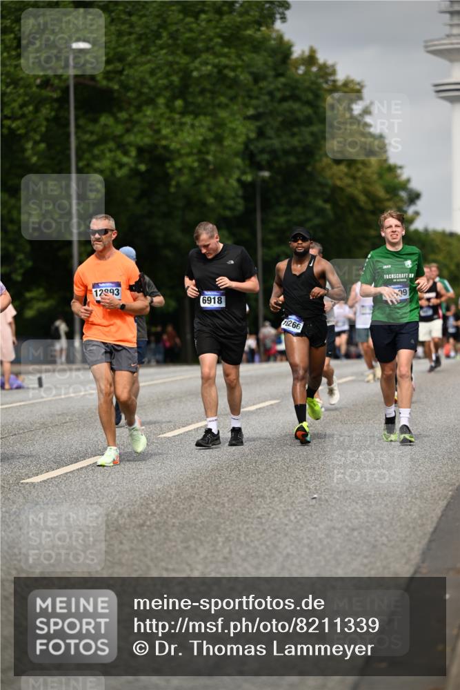 29.06.2025 - hella hamburg halbmarathon Dr. Thomas Lammeyer http://msf.ph/oto/8211339 29.06.2025 10:12:33 Kennedybrücke 1147, 1188, 1527, 2190, 2309, 2978, 4864, 5100, 5347, 5885, 6590, 6918, 7348, 7453, 9071, 9457, 9616, 9966 meine-sportfotos.de