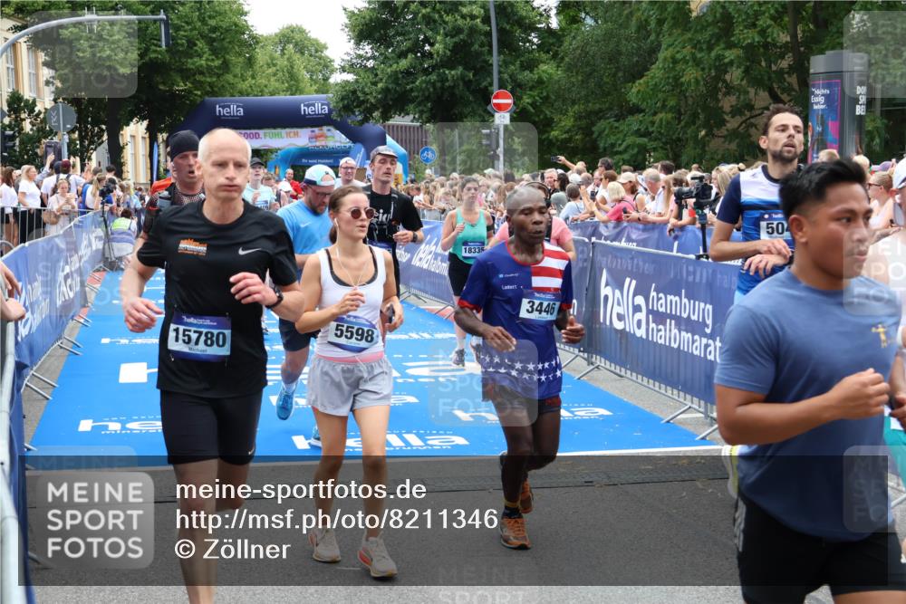 29.06.2025 - hella hamburg halbmarathon Zöllner http://msf.ph/oto/8211346 29.06.2025 11:21:11 Ziel 1028, 1268, 2923, 3446, 4358, 4585, 5049, 6608, 7925, 8113, 9119, 9252, 9624, 10019, 10409, 11275, 11775, 12025, 12100, 12265, 12427, 13114, 13881, 14980, 17832, 18203, 18335 meine-sportfotos.de