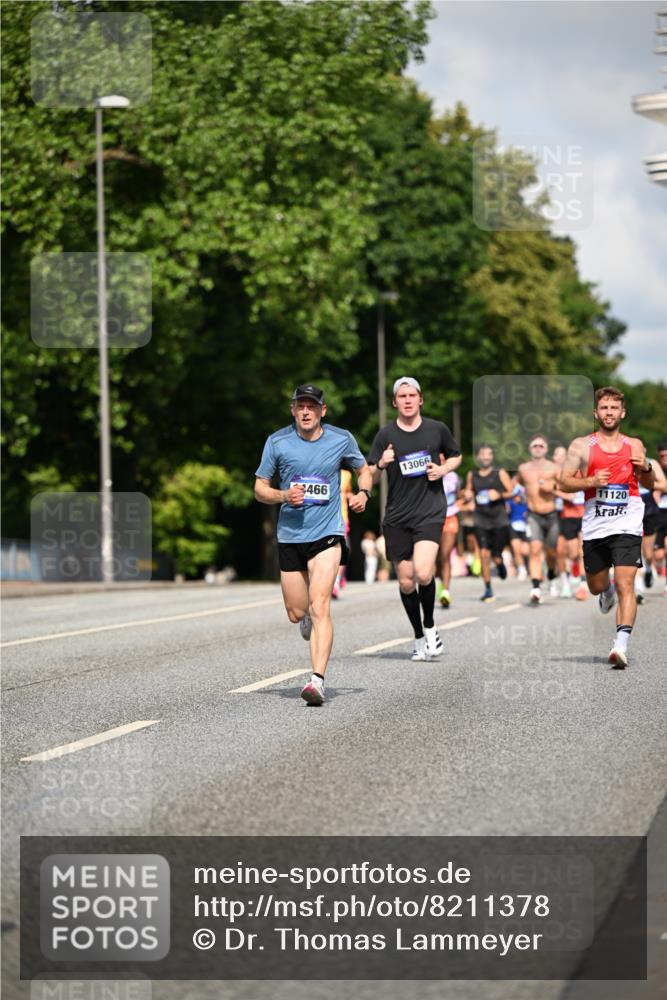 29.06.2025 - hella hamburg halbmarathon Dr. Thomas Lammeyer http://msf.ph/oto/8211378 29.06.2025 09:48:58 Kennedybrücke 57, 1686, 1707, 1990, 2689, 4129, 4679, 4698, 4749, 5187, 5550, 6358, 6878, 7186, 7481, 7880, 7965, 8190, 9634, 10017, 10484, 10876, 11120 meine-sportfotos.de