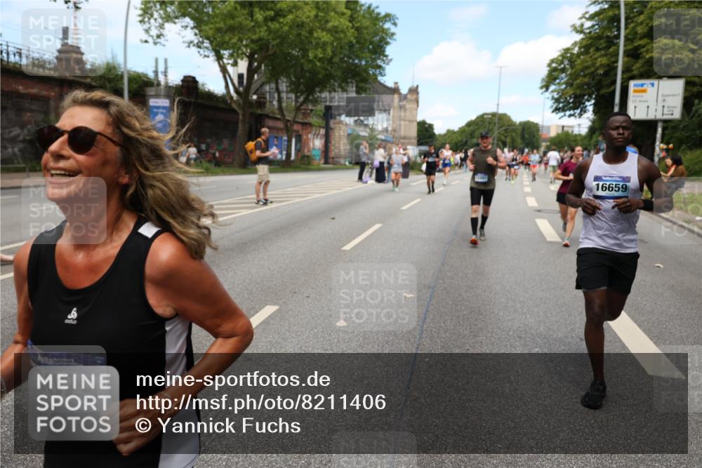 29.06.2025 - hella hamburg halbmarathon Yannick Fuchs http://msf.ph/oto/8211406 29.06.2025 11:23:11 20KM 1890, 2342, 3029, 3050, 3600, 3601, 3753, 4314, 4378, 4580, 5406, 5437, 5561, 5658, 5941, 5965, 6787, 8855, 9780, 10826, 10921, 11168, 11178, 11245, 12302, 12326, 12505, 12758, 13045, 13464, 13842, 14349, 14610, 14611, 14649, 14657, 16115, 16659, 17696, 19156, 19213 meine-sportfotos.de