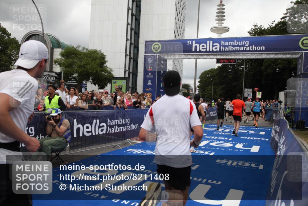 29.06.2025 - hella hamburg halbmarathon Michael Strokosch http://msf.ph/oto/8211408 29.06.2025 10:46:41 Ziel 1920, 1942, 5459, 9051, 9529, 13525, 13554, 15026, 15133, 15206, 15714, 17281, 17461, 18297, 18882 meine-sportfotos.de