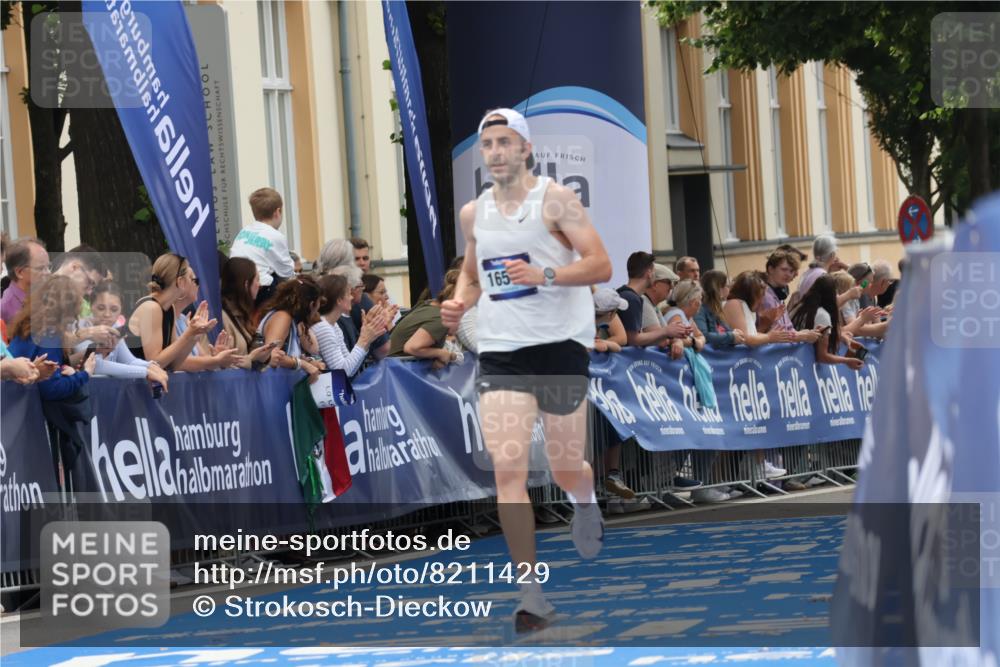 29.06.2025 - hella hamburg halbmarathon Strokosch-Dieckow http://msf.ph/oto/8211429 29.06.2025 10:22:50 Ziel 11624, 16548, 18328 meine-sportfotos.de