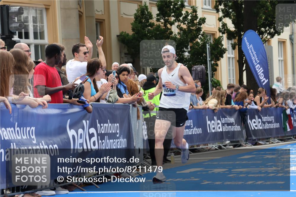 29.06.2025 - hella hamburg halbmarathon Strokosch-Dieckow http://msf.ph/oto/8211479 29.06.2025 10:22:52 Ziel 11624, 16548, 18328 meine-sportfotos.de