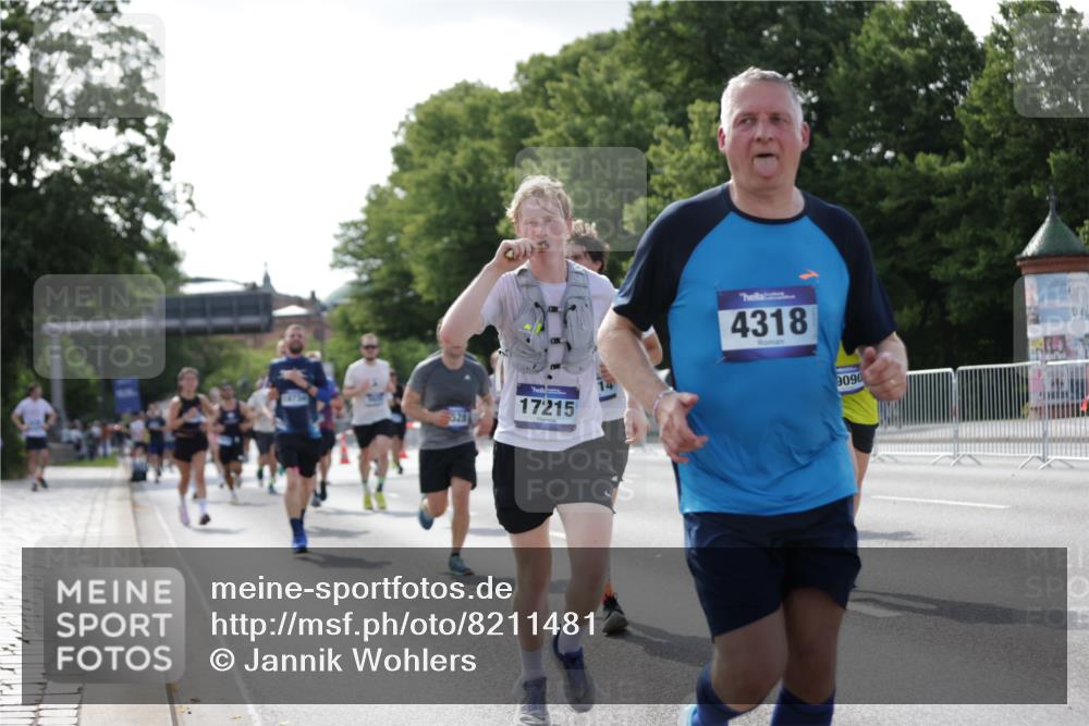 29.06.2025 - hella hamburg halbmarathon Jannik Wohlers http://msf.ph/oto/8211481 29.06.2025 09:49:26 Lombardsbrücke 1343, 1445, 1800, 1975, 2324, 2573, 2949, 3136, 3282, 3431, 4303, 4318, 4425, 4528, 6123, 7796, 8370, 8465, 8925, 9264, 9265, 9296, 9686, 10680, 10930, 11765, 12327, 12839, 13141, 13457, 13800, 14077, 14204, 14374, 14688, 15013, 15095, 15255, 16399, 17177, 17214, 17215, 17360, 18149, 18173, 18285, 18412, 18734, 18761, 18979, 19090 meine-sportfotos.de
