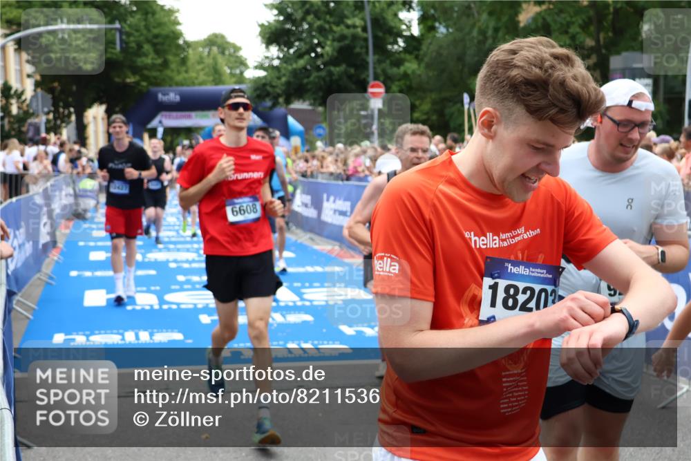 29.06.2025 - hella hamburg halbmarathon Zöllner http://msf.ph/oto/8211536 29.06.2025 11:21:15 Ziel 1028, 1069, 2923, 4358, 4585, 6475, 6608, 7345, 7925, 8113, 8215, 9624, 10019, 11425, 12025, 12100, 12265, 12427, 13114, 13881, 14597, 14980, 16106, 16951, 16952, 17613, 18629, 19220 meine-sportfotos.de
