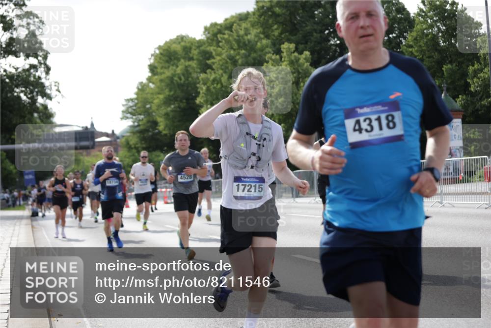 29.06.2025 - hella hamburg halbmarathon Jannik Wohlers http://msf.ph/oto/8211546 29.06.2025 09:49:27 Lombardsbrücke 1343, 1445, 1800, 1975, 2324, 2573, 2949, 3282, 3431, 3530, 4303, 4318, 4425, 4528, 6123, 7796, 8370, 8465, 8925, 9264, 9265, 9296, 9686, 10680, 10930, 11765, 12327, 12839, 13141, 13457, 13800, 14077, 14204, 14374, 14688, 15013, 15095, 15255, 16399, 17177, 17214, 17215, 17360, 18149, 18173, 18285, 18412, 18529, 18734, 18761, 18979, 19090 meine-sportfotos.de