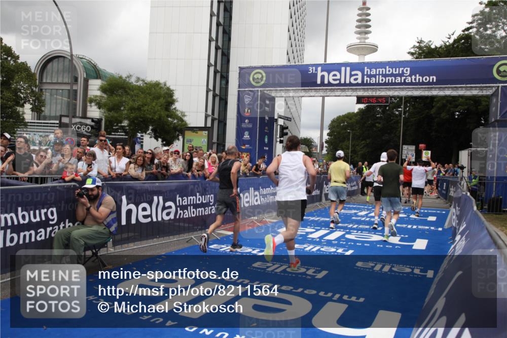 29.06.2025 - hella hamburg halbmarathon Michael Strokosch http://msf.ph/oto/8211564 29.06.2025 10:46:44 Ziel 1920, 1942, 9051, 13525, 13554, 15026, 15133, 15714, 16175, 17743, 17865, 18297, 19128 meine-sportfotos.de