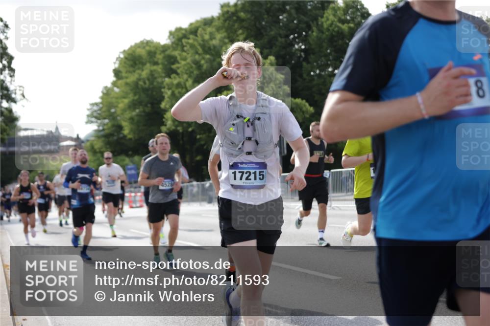 29.06.2025 - hella hamburg halbmarathon Jannik Wohlers http://msf.ph/oto/8211593 29.06.2025 09:49:27 Lombardsbrücke 1343, 1445, 1800, 1975, 2324, 2573, 2949, 3282, 3431, 3530, 4303, 4318, 4425, 4528, 6123, 7796, 8370, 8465, 8925, 9264, 9265, 9296, 9686, 10680, 10930, 11765, 12327, 12839, 13141, 13457, 13800, 14077, 14204, 14374, 14688, 15013, 15095, 15255, 16399, 17177, 17214, 17215, 17360, 18149, 18173, 18285, 18412, 18529, 18734, 18761, 18979, 19090 meine-sportfotos.de