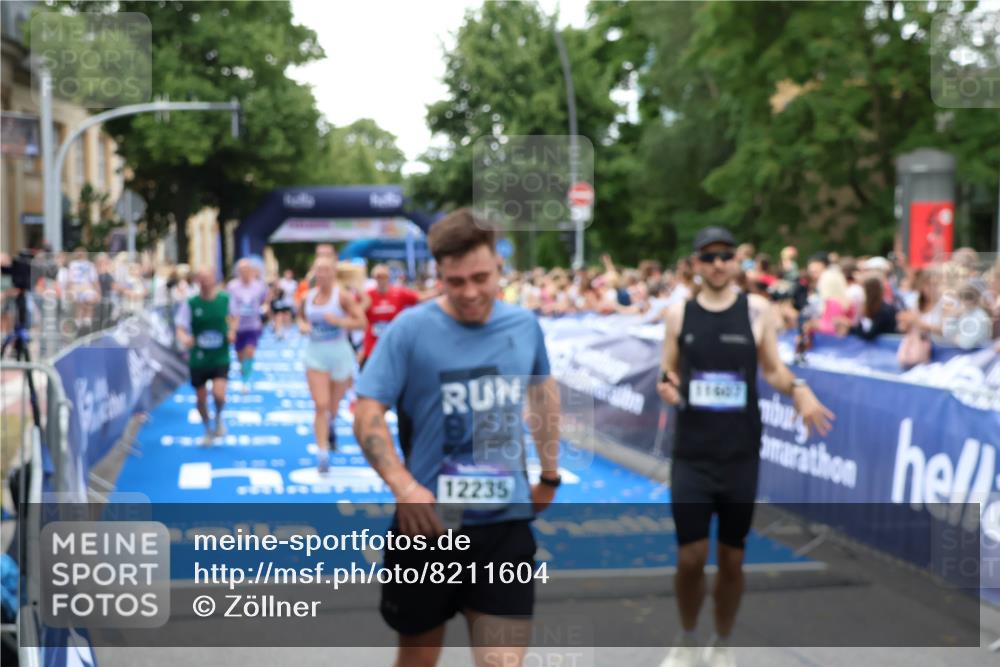 29.06.2025 - hella hamburg halbmarathon Zöllner http://msf.ph/oto/8211604 29.06.2025 10:50:21 Ziel 4933, 7930, 7932, 8921, 10371, 12949, 13609, 13690, 14034, 15620, 16000, 16242, 18499, 18811, 19040 meine-sportfotos.de