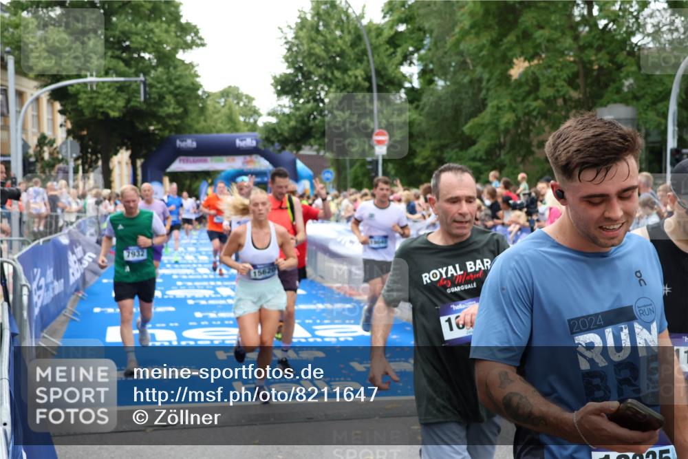 29.06.2025 - hella hamburg halbmarathon Zöllner http://msf.ph/oto/8211647 29.06.2025 10:50:22 Ziel 4247, 4933, 7930, 7932, 8899, 8921, 12949, 13609, 13690, 14034, 15620, 16000, 16242, 18499, 18811, 19040 meine-sportfotos.de