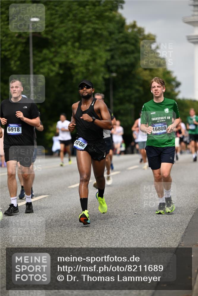 29.06.2025 - hella hamburg halbmarathon Dr. Thomas Lammeyer http://msf.ph/oto/8211689 29.06.2025 10:12:35 Kennedybrücke 1147, 1188, 1527, 2190, 2309, 2978, 4864, 5100, 5885, 6590, 6918, 7348, 7453, 9071, 9457, 9616, 9718, 9966 meine-sportfotos.de
