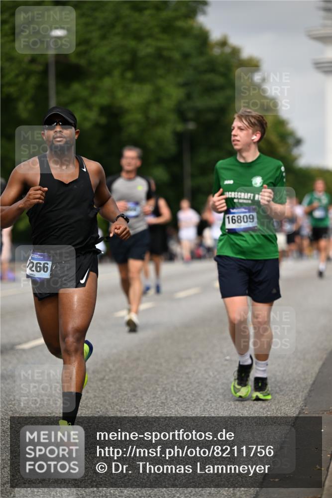 29.06.2025 - hella hamburg halbmarathon Dr. Thomas Lammeyer http://msf.ph/oto/8211756 29.06.2025 10:12:37 Kennedybrücke 1147, 1188, 1527, 2190, 2309, 2978, 5100, 5885, 6590, 6674, 6918, 7348, 7453, 9071, 9457, 9616, 9718, 9966, 10857 meine-sportfotos.de
