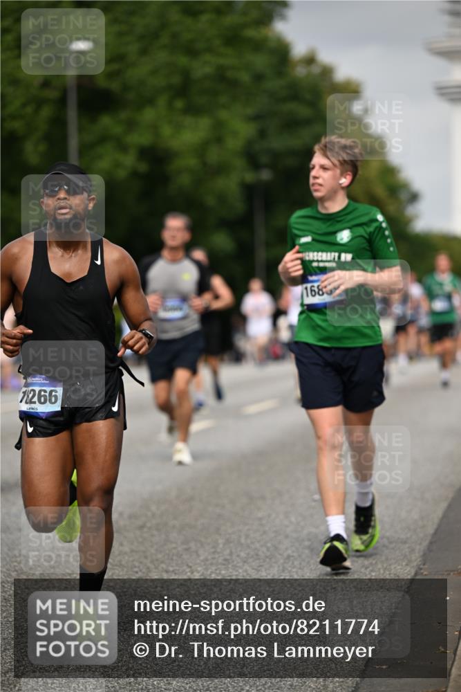 29.06.2025 - hella hamburg halbmarathon Dr. Thomas Lammeyer http://msf.ph/oto/8211774 29.06.2025 10:12:37 Kennedybrücke 1147, 1188, 1527, 2190, 2309, 2978, 5100, 5885, 6590, 6674, 6918, 7348, 7453, 9071, 9457, 9616, 9718, 9966, 10857 meine-sportfotos.de