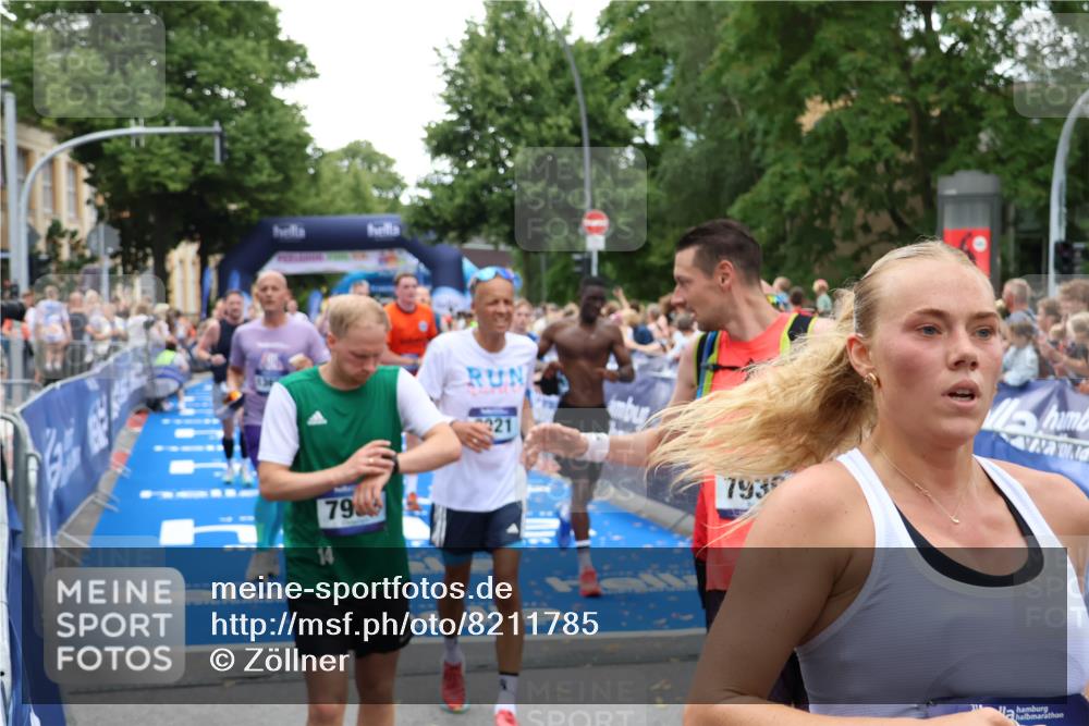 29.06.2025 - hella hamburg halbmarathon Zöllner http://msf.ph/oto/8211785 29.06.2025 10:50:24 Ziel 4247, 4933, 6795, 8899, 8921, 12035, 12949, 13609, 13690, 14034, 16000, 16242, 18499 meine-sportfotos.de