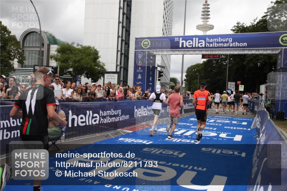 29.06.2025 - hella hamburg halbmarathon Michael Strokosch http://msf.ph/oto/8211793 29.06.2025 10:46:48 Ziel 1920, 1942, 3976, 6630, 11858, 14541, 15714, 15900, 16175, 17353, 17669, 17743, 17865, 18297, 19128 meine-sportfotos.de