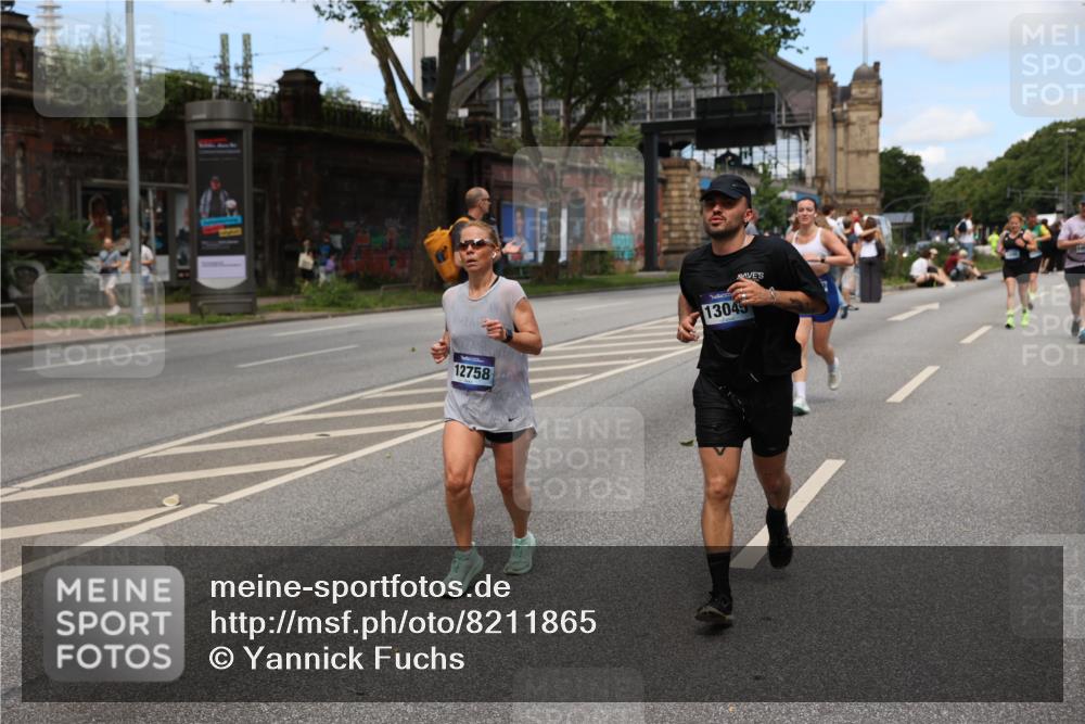 29.06.2025 - hella hamburg halbmarathon Yannick Fuchs http://msf.ph/oto/8211865 29.06.2025 11:23:15 20KM 1025, 1890, 2342, 2588, 3029, 3050, 3600, 3601, 3753, 4314, 4378, 4580, 5406, 5437, 5561, 5658, 5965, 6103, 6787, 8187, 8717, 8855, 9780, 10336, 10826, 10921, 11168, 11245, 12326, 12505, 12758, 13045, 13464, 13842, 14000, 14610, 14611, 14649, 15847, 16115, 16659, 18369, 19156 meine-sportfotos.de
