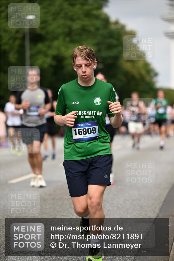 29.06.2025 - hella hamburg halbmarathon Dr. Thomas Lammeyer http://msf.ph/oto/8211891 29.06.2025 10:12:38 Kennedybrücke 1147, 1188, 1527, 2190, 2309, 2978, 5100, 5885, 6590, 6674, 6918, 7348, 7453, 9457, 9616, 9718, 9966, 10857 meine-sportfotos.de