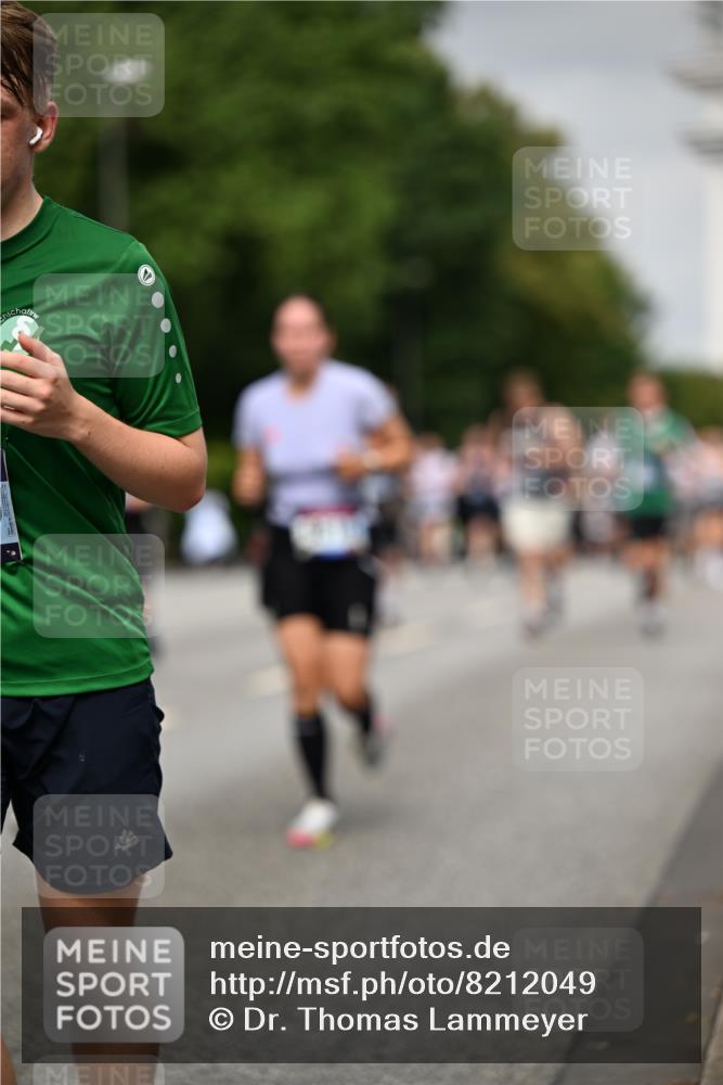 29.06.2025 - hella hamburg halbmarathon Dr. Thomas Lammeyer http://msf.ph/oto/8212049 29.06.2025 10:12:39 Kennedybrücke 1147, 1188, 1527, 2190, 2309, 2978, 5100, 5885, 6590, 6674, 6918, 7348, 7453, 9457, 9616, 9718, 9966, 10857 meine-sportfotos.de