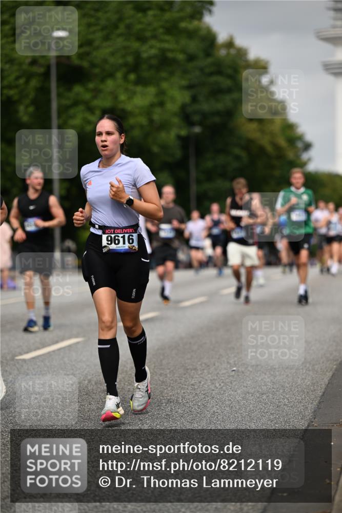 29.06.2025 - hella hamburg halbmarathon Dr. Thomas Lammeyer http://msf.ph/oto/8212119 29.06.2025 10:12:40 Kennedybrücke 1147, 1188, 1527, 2190, 2309, 2978, 5100, 5885, 6590, 6674, 6918, 7348, 7453, 9457, 9616, 9718, 9823, 9966, 10857 meine-sportfotos.de