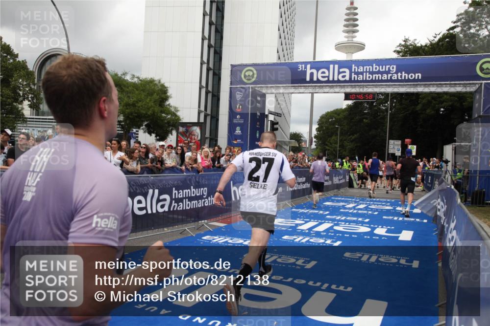 29.06.2025 - hella hamburg halbmarathon Michael Strokosch http://msf.ph/oto/8212138 29.06.2025 10:46:57 Ziel 1139, 4091, 13940, 14385, 17172, 17492, 17669, 17892, 19105 meine-sportfotos.de