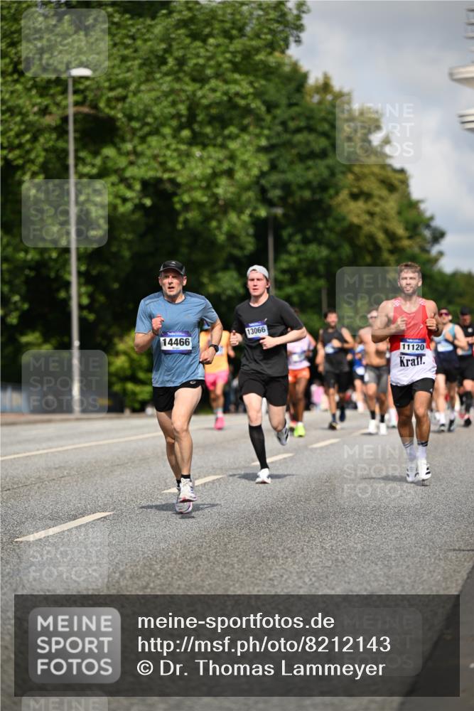 29.06.2025 - hella hamburg halbmarathon Dr. Thomas Lammeyer http://msf.ph/oto/8212143 29.06.2025 09:48:58 Kennedybrücke 57, 1686, 1707, 1990, 2689, 4129, 4679, 4698, 4749, 5187, 5550, 6358, 6878, 7186, 7481, 7880, 7965, 8190, 9634, 10017, 10484, 10876, 11120 meine-sportfotos.de