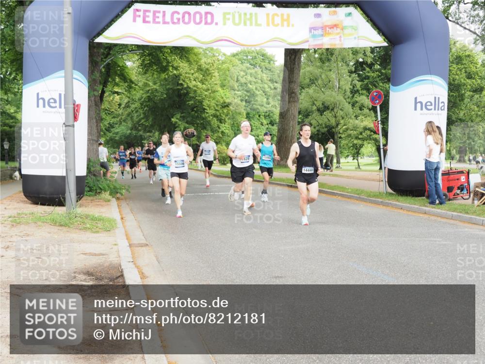 29.06.2025 - hella hamburg halbmarathon MichiJ http://msf.ph/oto/8212181 29.06.2025 10:23:16 Zwischen KM18-KM19 5550, 7628, 7901, 13771, 14448, 15268, 17751 meine-sportfotos.de