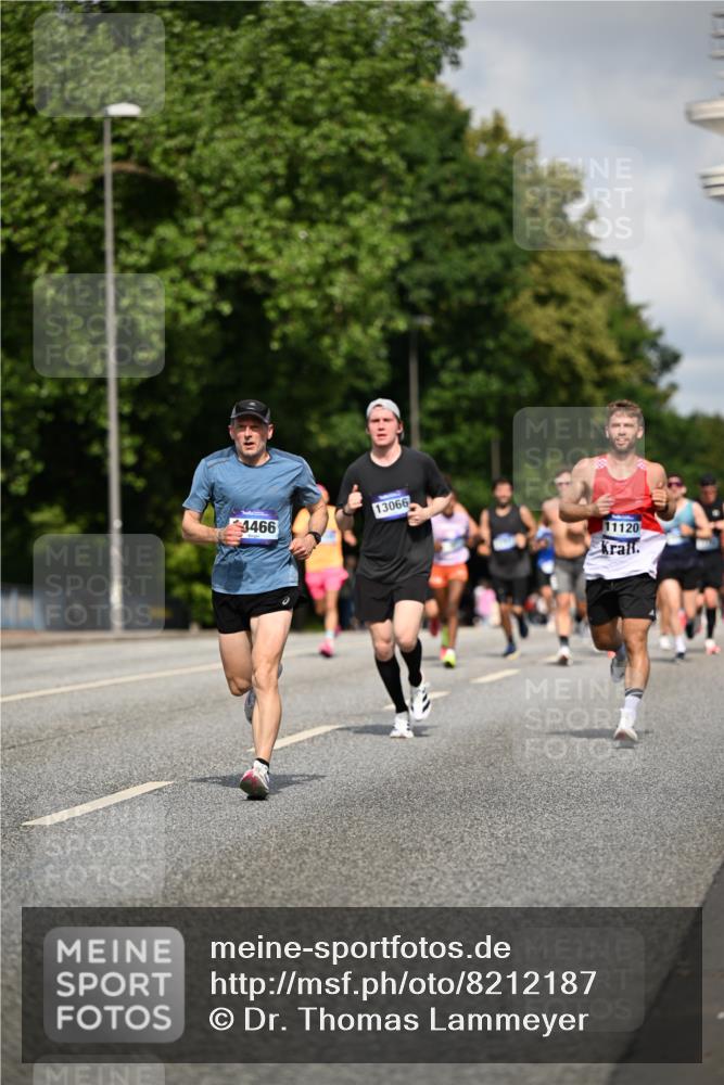 29.06.2025 - hella hamburg halbmarathon Dr. Thomas Lammeyer http://msf.ph/oto/8212187 29.06.2025 09:48:59 Kennedybrücke 57, 1686, 1707, 1894, 2689, 4129, 4679, 4698, 4749, 5187, 5550, 6358, 6878, 7186, 7481, 7880, 7965, 8190, 9634, 10017, 10484, 10876, 11120 meine-sportfotos.de