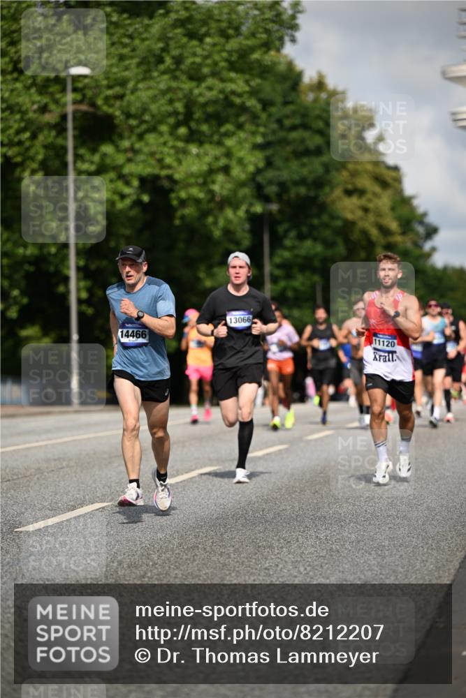 29.06.2025 - hella hamburg halbmarathon Dr. Thomas Lammeyer http://msf.ph/oto/8212207 29.06.2025 09:48:59 Kennedybrücke 57, 1686, 1707, 1894, 2689, 4129, 4679, 4698, 4749, 5187, 5550, 6358, 6878, 7186, 7481, 7880, 7965, 8190, 9634, 10017, 10484, 10876, 11120 meine-sportfotos.de